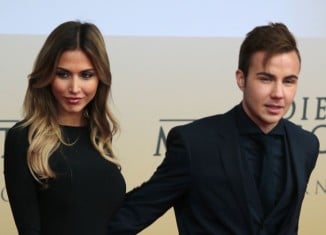 Mario-Goetze-mit-Freundin-Ann-Kathrin-Broemmel