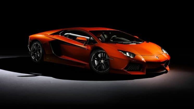 Lamborghini Aventador (700PS, ~310 000 Euro)