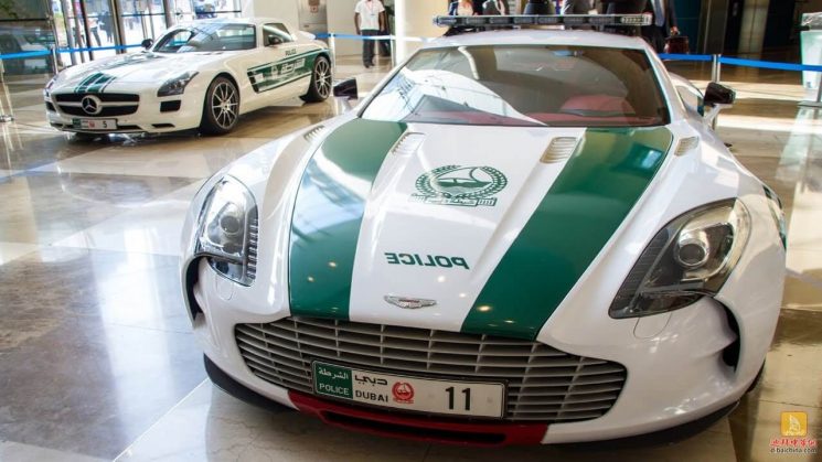 Aston Martin One-77 - der teuerste Polizeiwagen der Welt