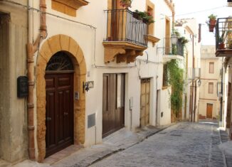 10 bezaubernde Dörfer, die dich für den Aufenthalt bezahlen