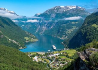 Eine Kreuzfahrt durch die Fjorde Norwegens: Ein unvergessliches Abenteuer - Geirangerfjord, Norwegen