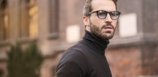 Moderne Herrenbrille: Stilvoller Akzent für den selbstbewussten Mann