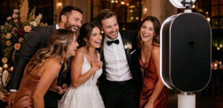 Fotobox als Gästeerlebnis - warum sie Feiern lebendiger und persönlicher macht